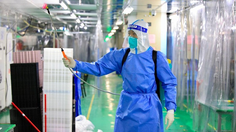 中国鄭州市のｉＰｈｏｎｅ製造工場が従業員に一時金給付を呼びかけて職場復帰を促していることがわかった/VCG/Getty Images