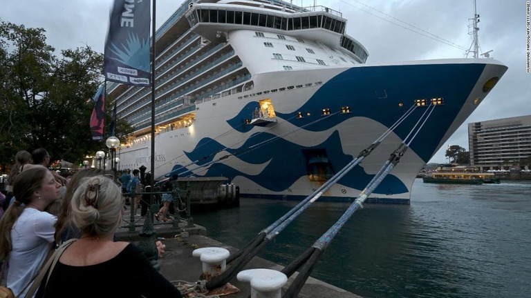 １２日にシドニーに入港したクルーズ船「マジェスティック・プリンセス」/Muhammad Farooq/AFP/Getty Images