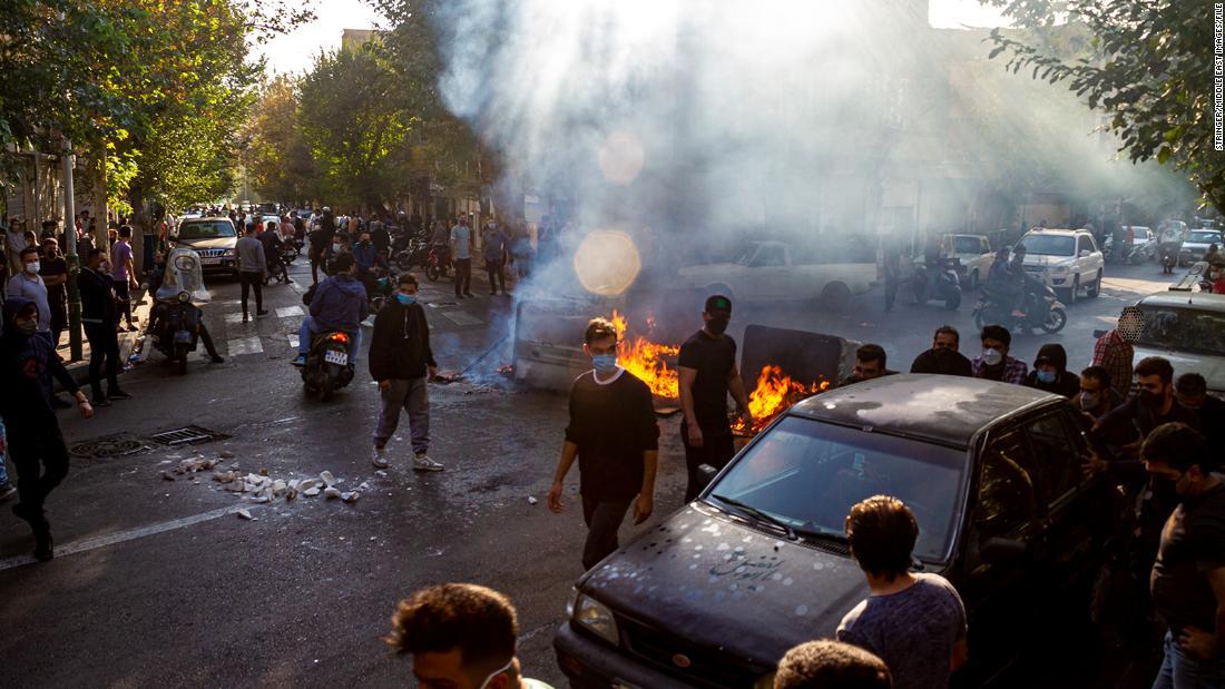 イランのデモではこれまでに1万4000人あまりの参加者が拘束されている
/Stringer/Middle East Images/File