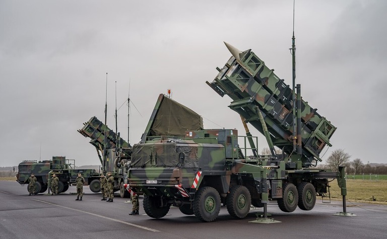 ドイツ軍のミサイル防衛システム「パトリオット」＝３月１７日、ドイツ/Axel Heimken/picture alliance/Getty Images