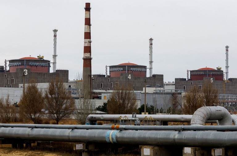 ウクライナ中南部にあるザポリージャ原子力発電所/Alexander Ermochenko/Reuters