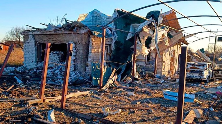 ウクライナ南部と中部に砲撃、インフラ損壊
