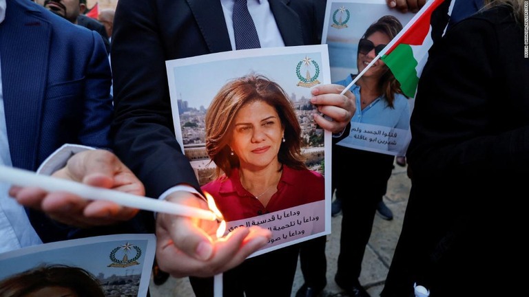 イスラエル軍による作戦を取材していた記者が射殺された事件をめぐり、アルジャジーラは事件の情報を国際刑事裁判所（ＩＣＣ）に送付した/Mussa Qawasma/Reuters/File