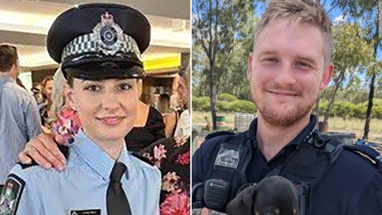 警察によれば、銃撃により、レイチェル・マクロウさん（左）とマシュー・アーノルドさんの警官２人が死亡した/Queensland Police Service