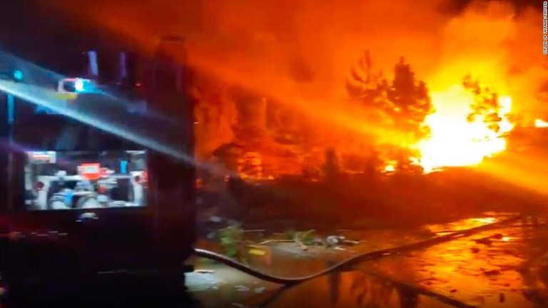 メリトポリへの攻撃を示すＳＮＳ上の画像。消防隊が出動＝１１日/Citizen of Ukraine/Twitter