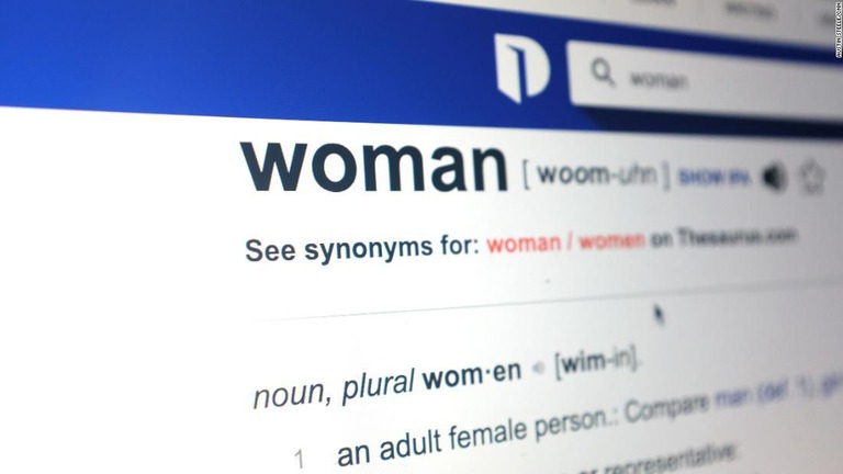 英語辞書サイトのＤｉｃｔｉｏｎａｒｙ．ｃｏｍが今年の単語に「Ｗｏｍａｎ（女性）」を選んだ/Austin Steele/CNN