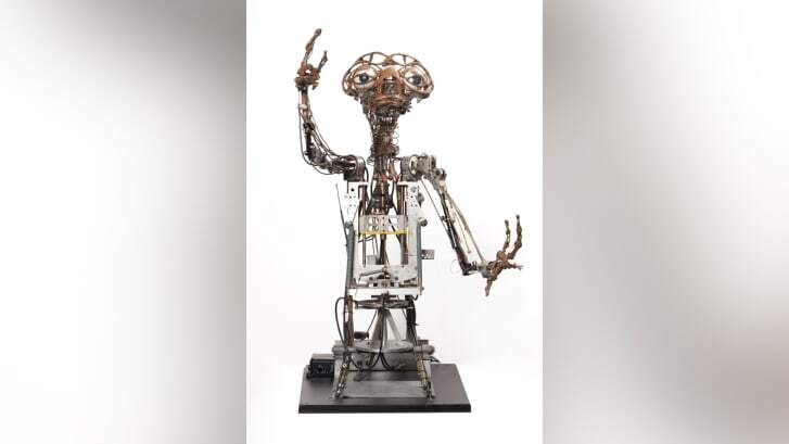 モデルは、特殊効果の巨匠カルロ・ランバルディ氏が81年に制作した/Julien's Auctions