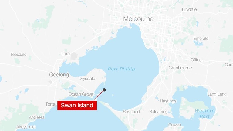 遭難した４人が発見された豪州スワン島/Google Maps