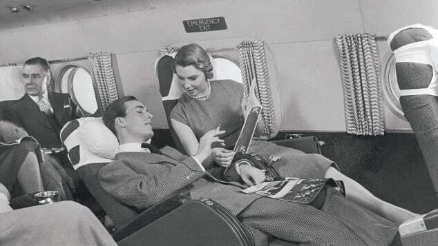 ロッキード・スーパーコンステレーションのファーストクラスの座席=1950年代初め/Airline: Style at 30,000 Feet/Keith Lovegrove