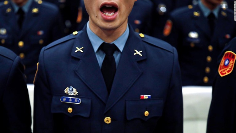 台湾軍が「少子化」という問題に直面している/Tyrone Siu/Reuters/File