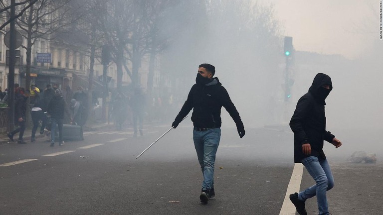抗議デモはパリ市内で発生した/Sarah Meyssonnier/Reuters