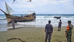 漂流船のロヒンギャ難民一部救助、残る１３０人の安否危惧　別の船の１８０人死亡か