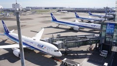 ２位は 全日本空輸。写真の東京の羽田空港は空港のランキングで首位となった