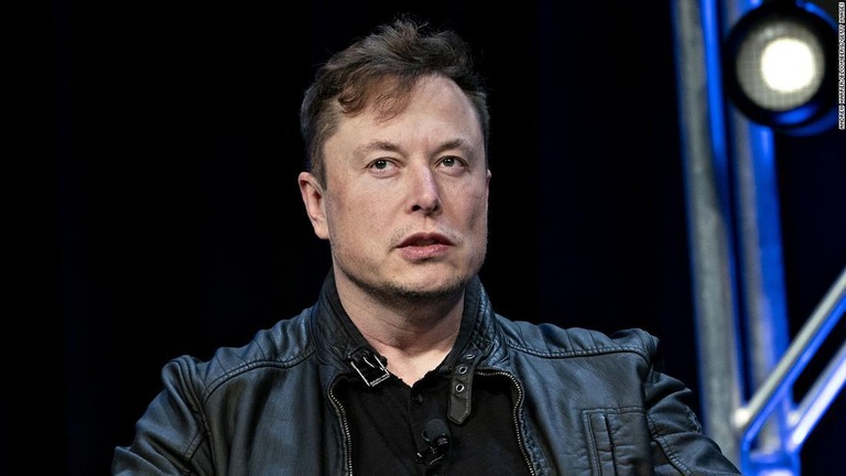 イーロン・マスク氏が買収したツイッターが、家賃の未払いで家主から訴えられた/Andrew Harrer/Bloomberg/Getty Images