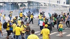 ブラジル前大統領の支持者ら、議会や最高裁を襲撃