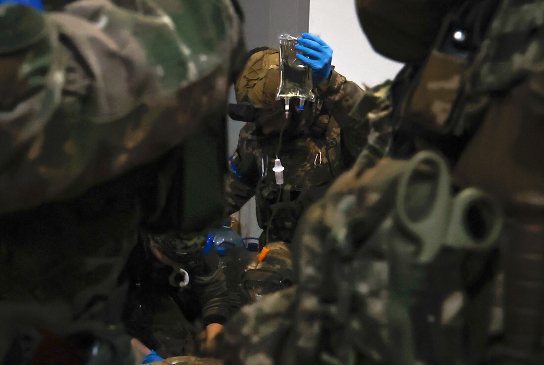 ソレダルの戦況、「危機的」とウクライナ軍兵士 死者数把握できず CNN.co.jp