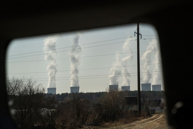 リウネ原子力発電所の冷却塔/Michael Robinson Chavez/The Washington Post/Getty Images