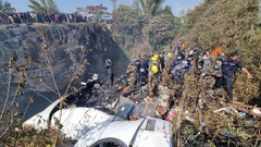 ネパールで旅客機墜落、死者６８人