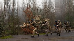 ウクライナ、西側兵器の訓練急ぐ　ロシアの進攻に備え