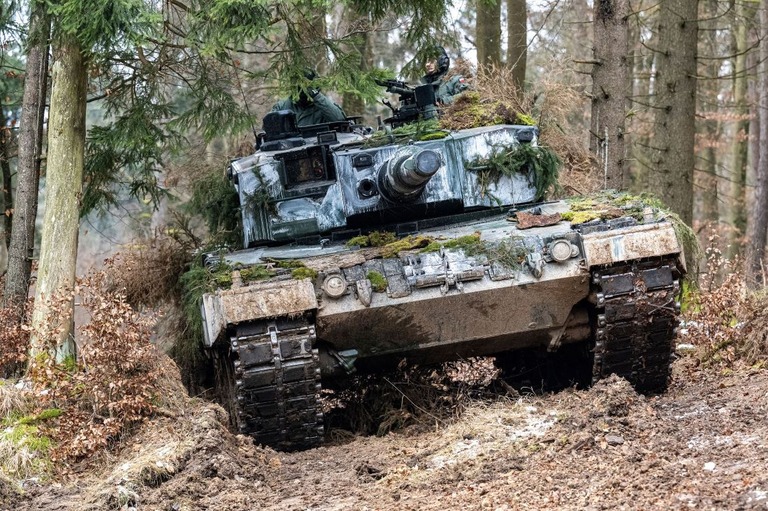 ウクライナが供与を求めているドイツ製戦車「レオパルト２」/Armin Weigel/picture-alliance/dpa/AP