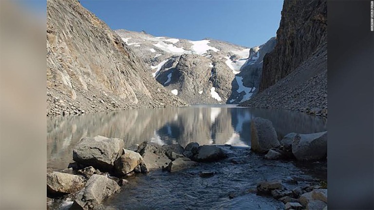 ２００９年のヒンマン氷河と新たに形成された「ヒンマン湖」/courtesy Mauri Pelto