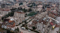 Ｍ７．８の地震でトルコ１１００人超、シリア８００人超死亡　大きな余震も