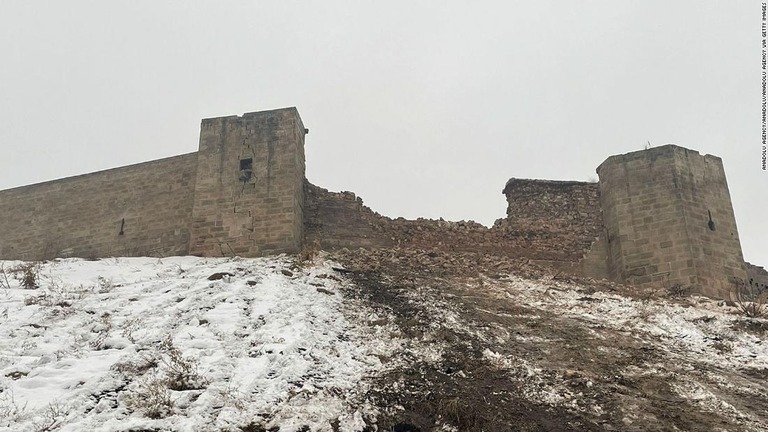 地震の影響で、歴史的な建造物にも損傷などの被害が出ている/Anadolu Agency/Anadolu/Anadolu Agency via Getty Images