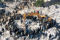 地震の死者１万５０００人超に　トルコで死者数が急増