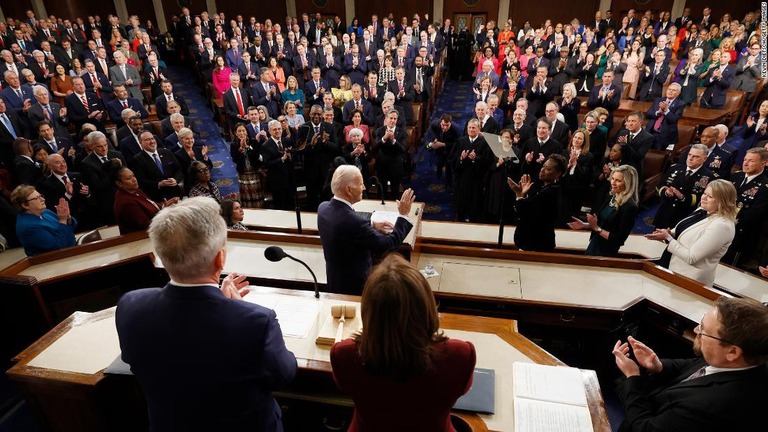 一般教書演説を行ったバイデン米大統領（中央）＝７日、米ワシントンＤＣ/Kevin Dietsch/Getty Images