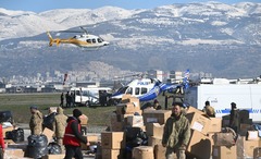 トルコ、１００カ国近くから地震支援の申し出