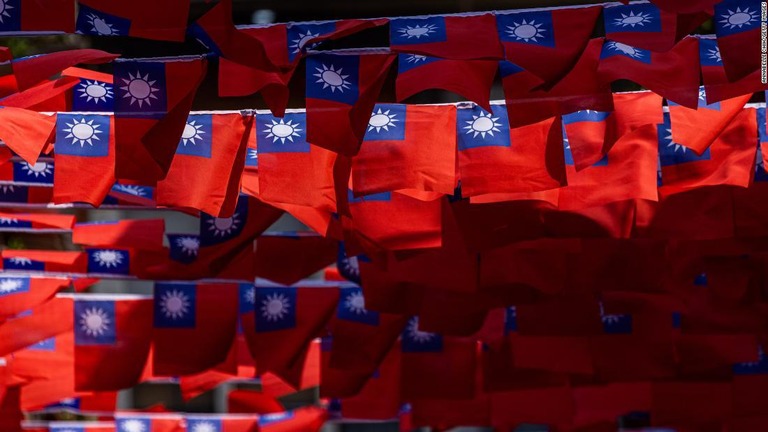 中国と台湾の間の緊張増大に伴いビジネス展開で重大な支障を突き付けられたことがあると報告する在台湾の米系企業がほぼ倍増した/Annabelle Chih/Getty Images