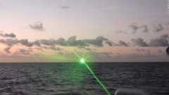 フィリピン沿岸警備隊、レーザー照射で中国船を非難