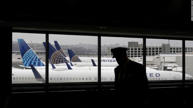旅客機が急降下したトラブルは、昨年１２月にユナイテッド航空１７２２便で発生した/Justin Sullivan/Getty Images/FILE