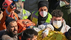 「奇跡の少女」２４８時間ぶり救出　地震発生から１０日、さらに３人生還　トルコ