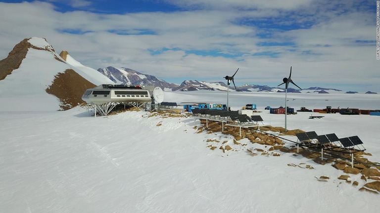 世界で最も厳しい環境にある基地だが、全てを再生可能エネルギーに頼っている/Courtesy International Polar Foundation