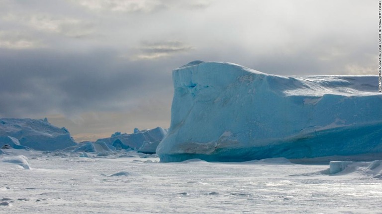ウェッデル海（南極）の氷山/Education Images/Universal Images Group Editorial/Getty Images