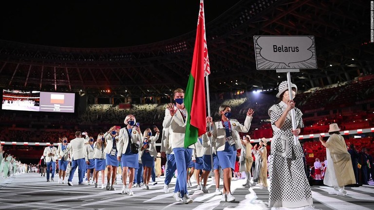 ベラルーシの選手ら＝２０２１年７月、東京五輪の開会式/Matthias Hangst/Getty Images