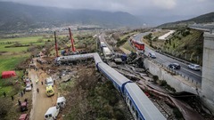 ギリシャの列車衝突、死者３６人に　現場で捜索続く