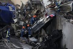 ギリシャ列車衝突、死者３８人に　過失の疑いで駅長逮捕