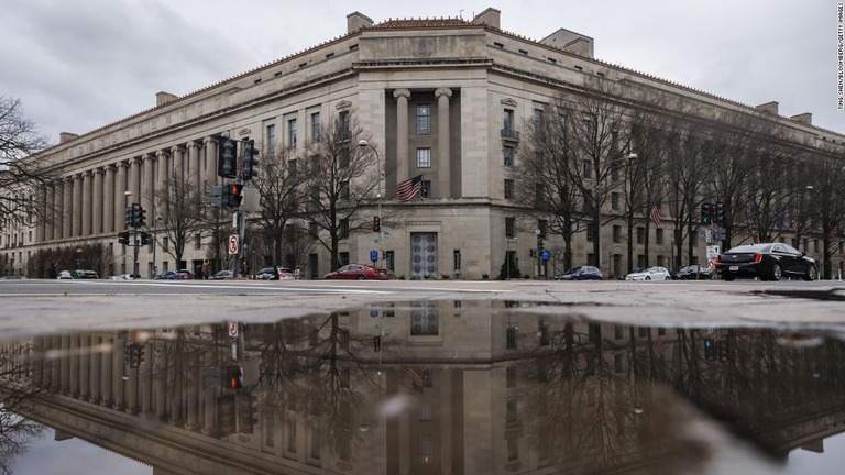 米国司法省本部＝２月１７日、米ワシントンＤＣ/Ting Shen/Bloomberg/Getty Images