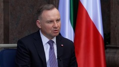 ウクライナ軍パイロットにＦ１６戦闘機の訓練「必要」　ポーランド大統領