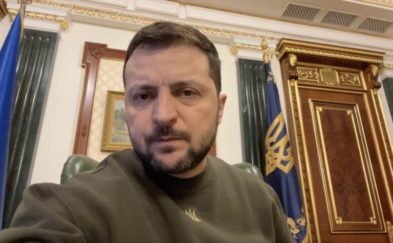 国際女性デーにあわせて演説を行うウクライナのゼレンスキー大統領＝８日/President of Ukraine