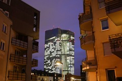 欧州中央銀行、０.５％利上げを決定　インフレ抑制を優先