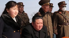 金正恩氏が核反撃訓練を「指導」　娘も同行