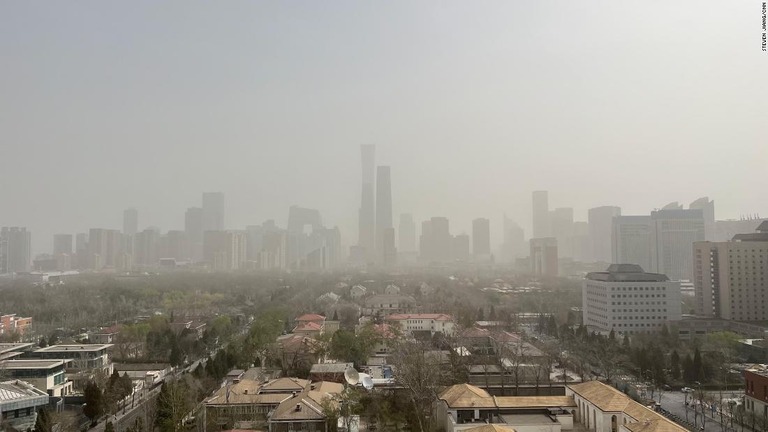 中国で大規模な砂嵐　大気汚染はＷＨＯ基準の３７倍