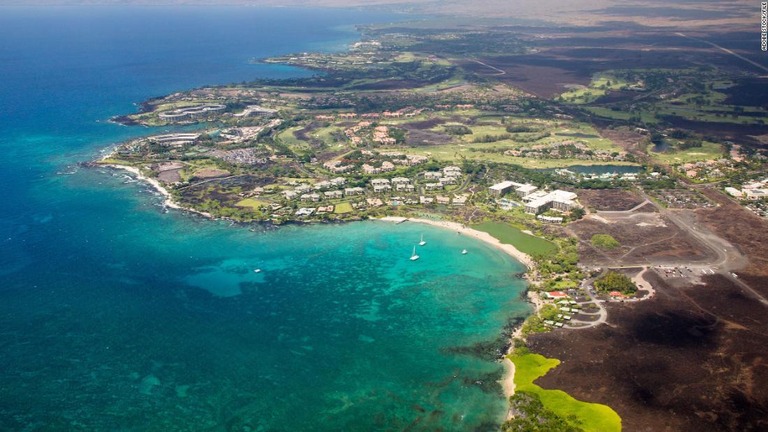 米ハワイのアナエホオマル湾で遊泳していた男性がサメに襲われて負傷した/Adobe Stock/File