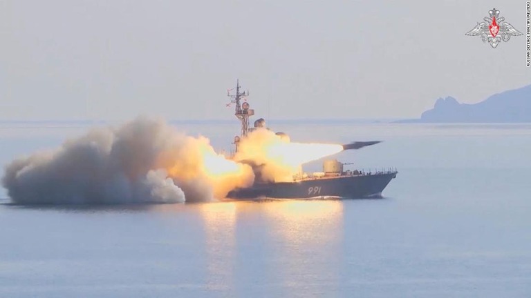 ロシア太平洋艦隊の船が日本海で巡航ミサイル「モスキート」を発射＝２８日/Russian Defence Ministry/Reuters