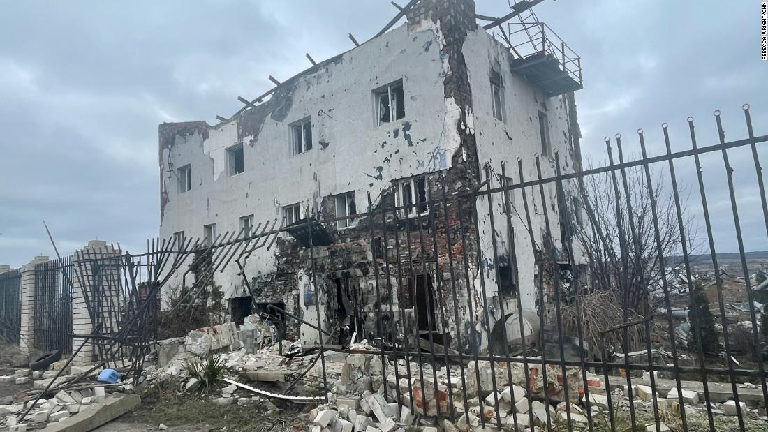 破壊されたハブリルクさん所有の建物/Rebecca Wright/CNN