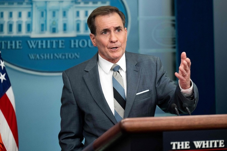 ホワイトハウスで会見を行うＮＳＣのカービー戦略広報担当調整官/Saul Loeb/AFP/Getty Images