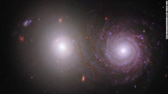 ジェームズ・ウェッブ宇宙望遠鏡とハッブル宇宙望遠鏡で撮影された「ＶＶ　１９１」と呼ばれる銀河のペア